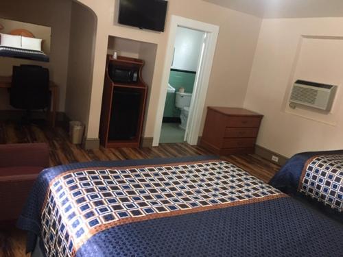 Hilltop Inn in Franklin, USA