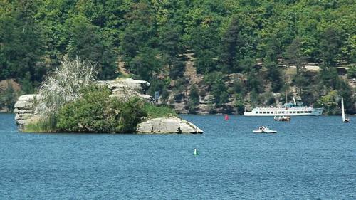 Chatky Pod Bornym Machovo jezero