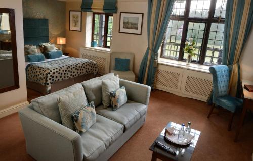 Inglewood Manor - image 14