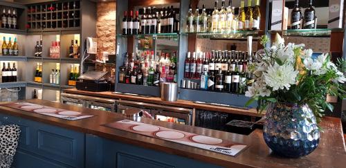 The Kings Arms Hotel - image 5