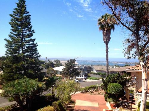 View, 3 Bedrooms Guest House, Pacific Beach, Sea World, Downtown,& 3 bus lines-3 in Bay Park