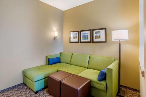 Comfort Suites Burlington near I-5