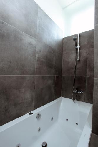 The Apartment House - Mezibranska, Praha (fotografie 8)