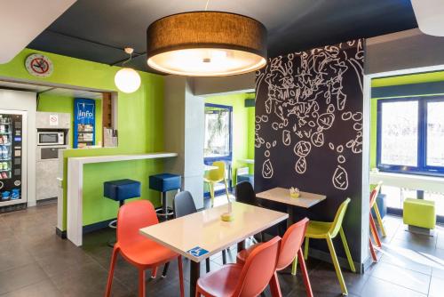 Food and beverages, ibis budget Viry Chatillon A6 in Viry-Chatillon