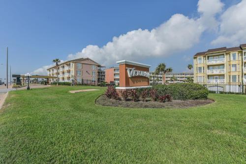Newly Remodeled Beachfront Condo - image 4