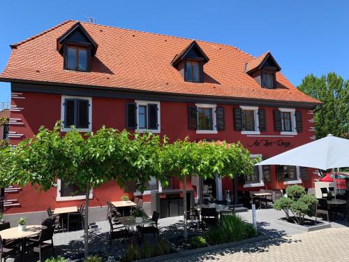 Logis Hôtel Au Lion Rouge
