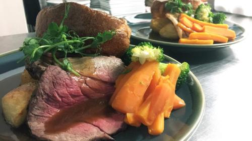 The Kings Arms Hotel - image 3