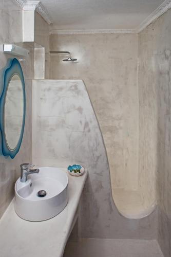  Roula Villa Studios & Apartments in Perissa