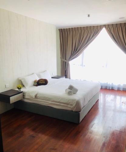 CS's Studio Suites Oceanus Waterfront