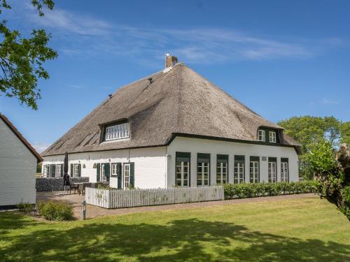  Farmhouse in De Cocksdorp near Nature Reserve in De Cocksdorp