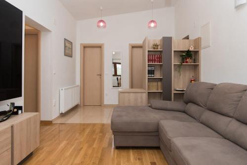 2 bedrooms, 4 beds