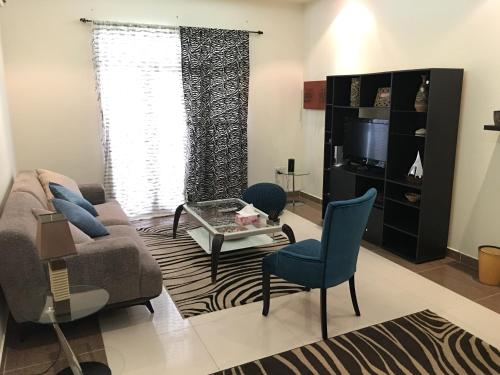 . Madinat Al Sultan Qaboos- Al Khuwair Apartment