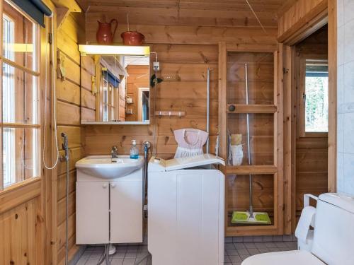 Holiday Home Pirttiniemi by Interhome