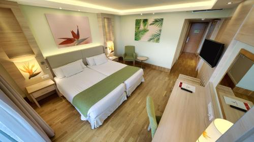 2 twin beds