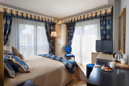 Guner Business Hotel Room Type - Deluxe Double Room (2 Adults + 1 Child)