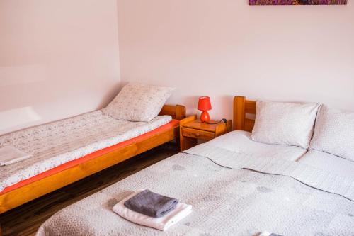 Hotelik Okęcie 39 - Nocleg i Parking Blisko Lotnisko Okęcie – Warsaw, NC
