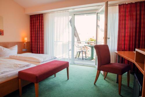 Hotel Gasthof Ochsen Hotel Gasthof Ochsen is conveniently located in the popular Kisslegg area. The hotel offers a high standard of service and amenities to suit the individual needs of all travelers. To be found at the h