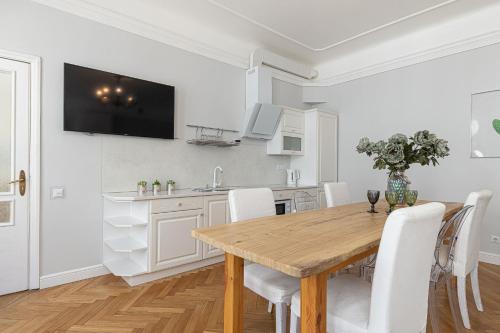 Modern History Apartment, Tallinn (photo 4)
