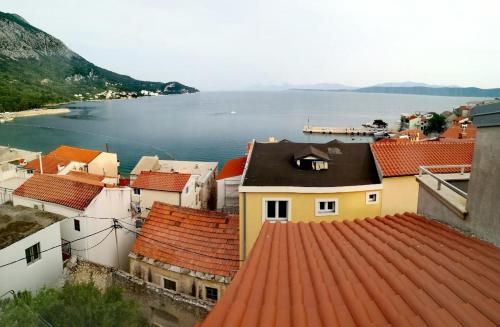  Apartments Knežić in Igrane
