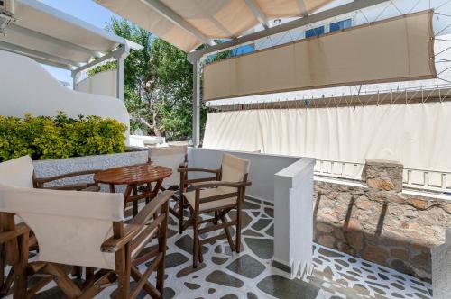 Filoxenia Apartments in เกาะมีลอส