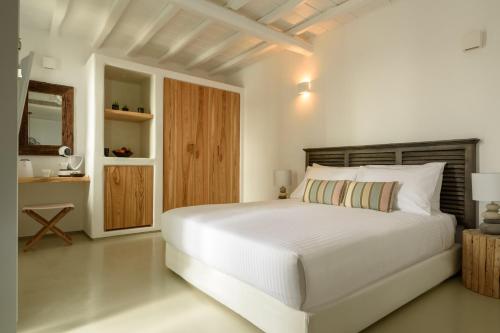The Summit of Mykonos - image 11