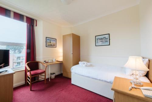 Standard Single Room image 3