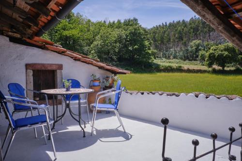 B&B Poiares - A Charming , Traditional Cottage at Quinta da Ribeira - Bed and Breakfast Poiares