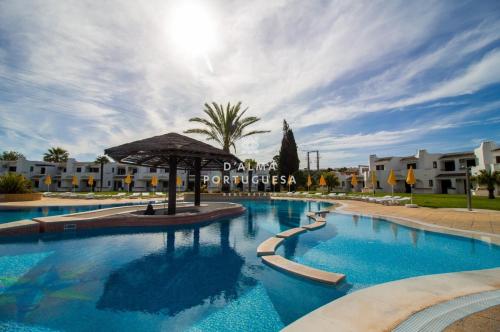  Terrace View Apartment, Unterkunft in Albufeira