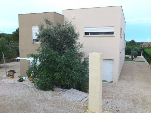 Villa moderne et calme chambre d'hôte Pujaut