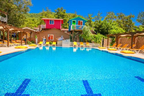  Olimpos Salinas in Olympos