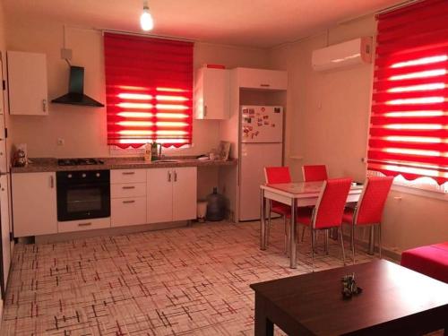  kanal plus, Ferienwohnung in Mersin
