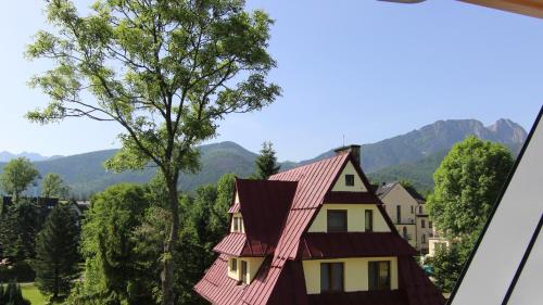 Quadruple Room with Mountain View image 10