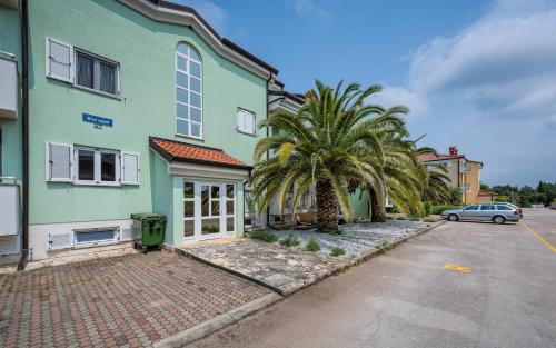 RIVA house with apartment - image 3