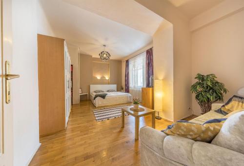  Zumin Apartment in Budapest