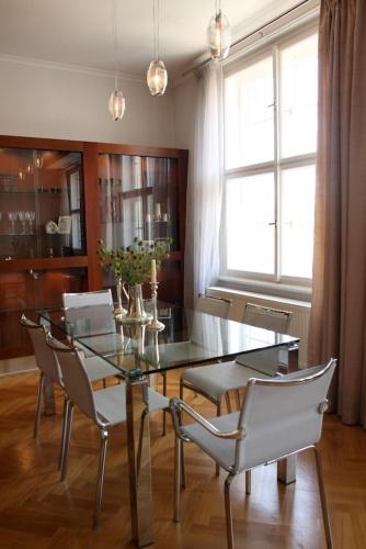 Spacious elegance in the heart of Old Town, Прага (фото 5)