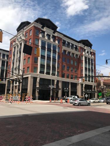 Frontdesk LC Riversouth 205 Apts Downtown Columbus - main image