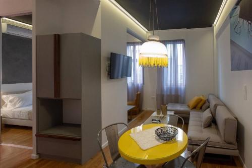 ATHENIAN YARD SUITES - image 2