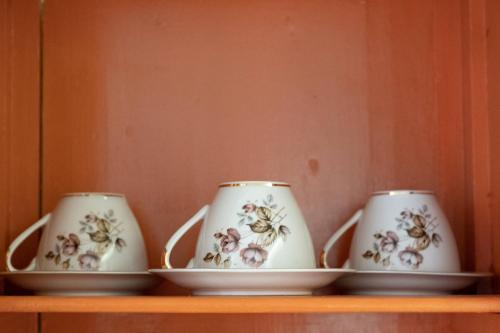 ATHENIAN YARD SUITES - image 3