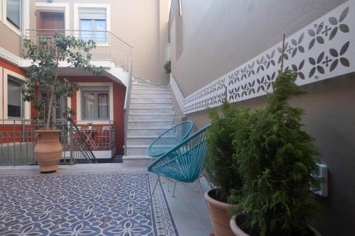 ATHENIAN YARD SUITES - image 3