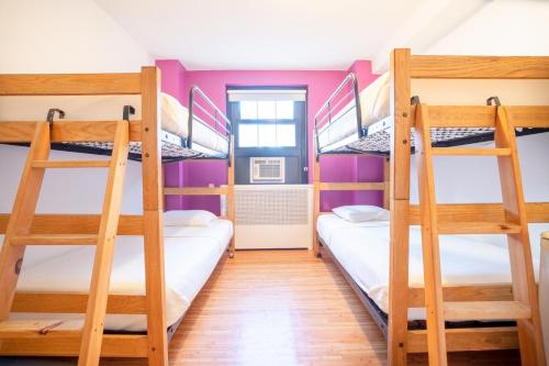 四人间 - 带双层床和共用浴室 (quadruple room wit