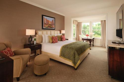 204087631 The Beverly Hills Hotel - Dorchester Collection