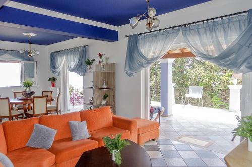  Iseris Luxury Apartment 1 in 49080 Mpoukaris