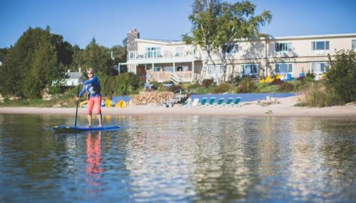 Beachfront Inn in Baileys Harbor, USA