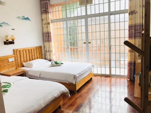 2 double beds