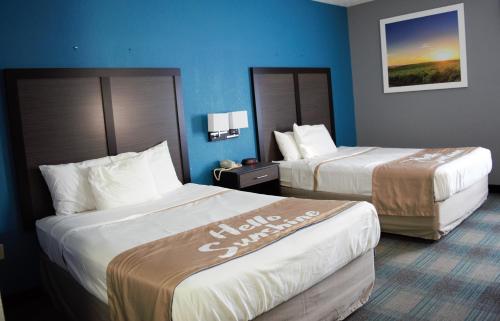 Days Inn by Wyndham Montgomery image 24