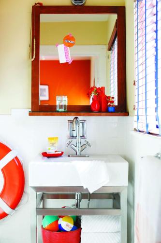 Queen Room with Pool View
