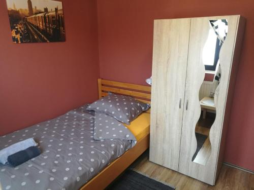 1 twin bed