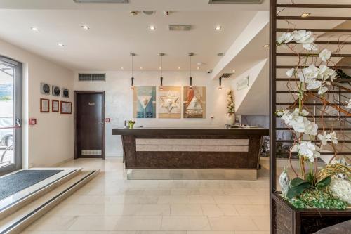 Hol, Hotel As in Split