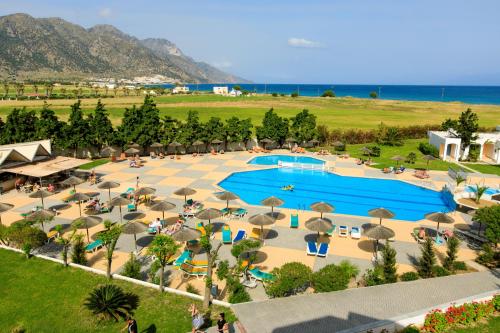 Sovereign Beach Hotel - main image