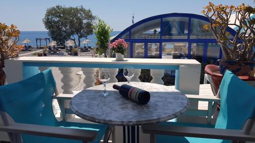 Stavros Beachfront Domes by Booking Kottas 4